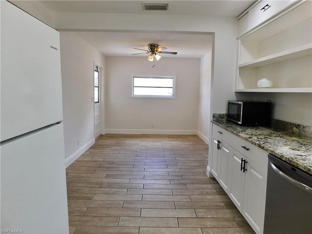 287 Poe AVE-2