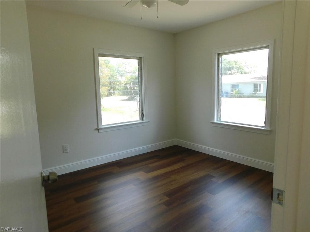 287 Poe AVE-8