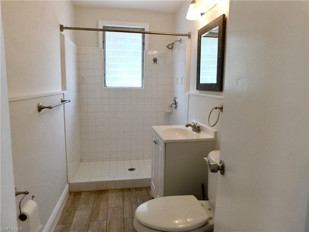 287 Poe AVE-10