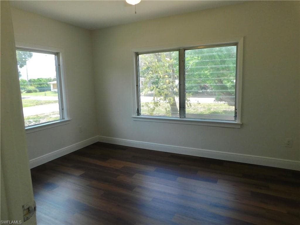 287 Poe AVE-7