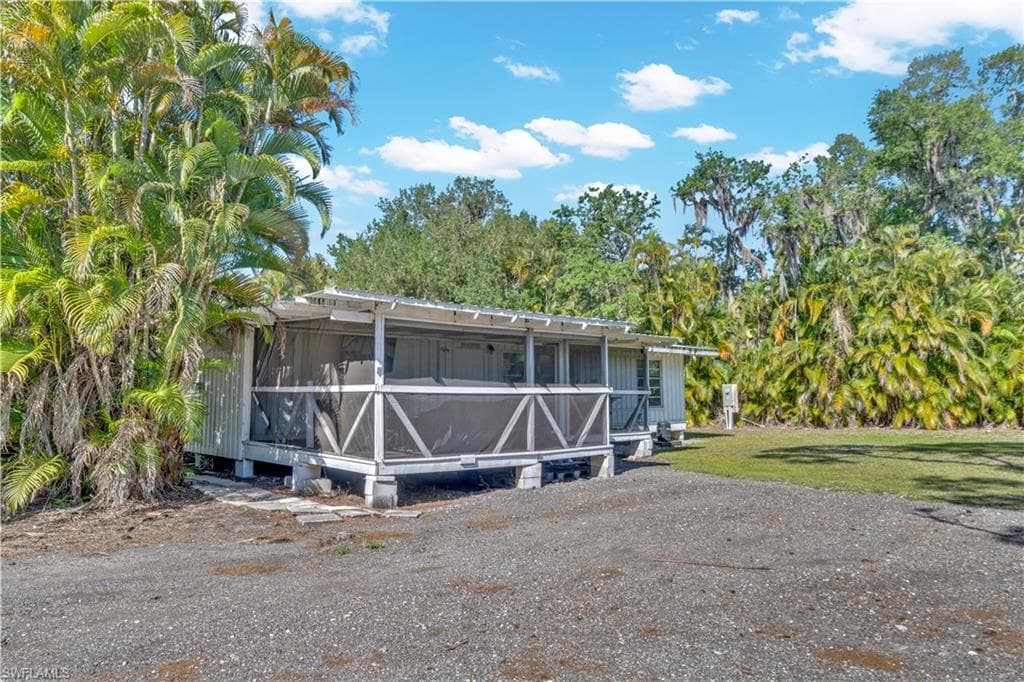 2212 River Pine DR-16