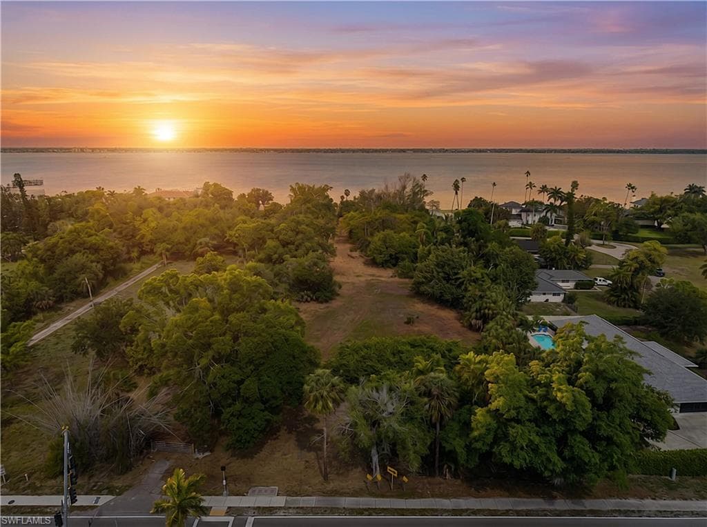 11480 McGregor BLVD-24
