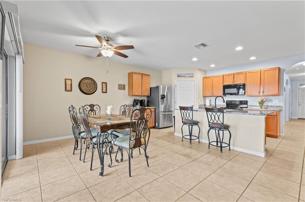 3118 Apple Blossom DR-6