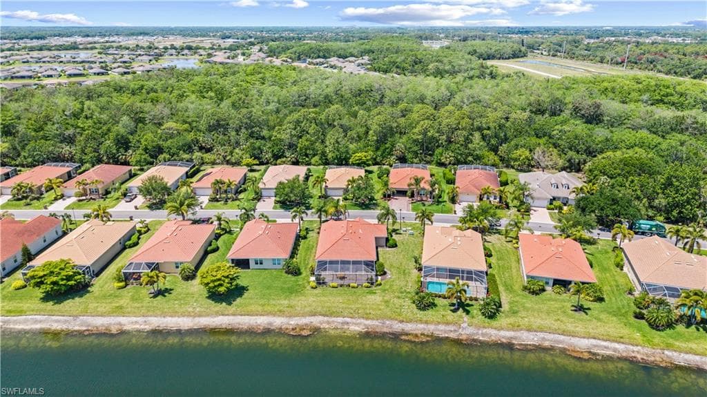 3118 Apple Blossom DR-31