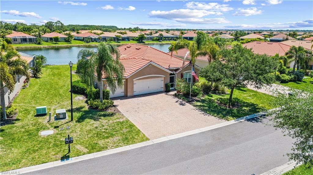 3118 Apple Blossom DR-37
