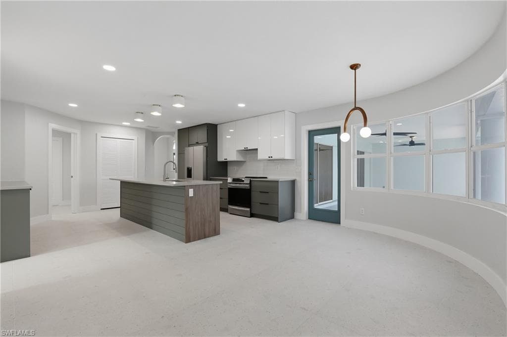 627 SW 56th ST-11