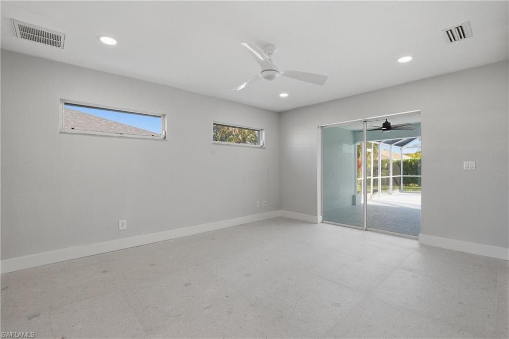 627 SW 56th ST-25