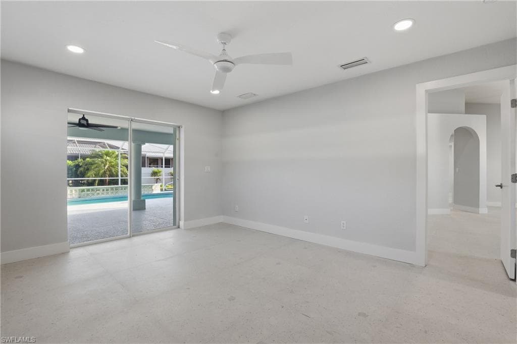 627 SW 56th ST-20