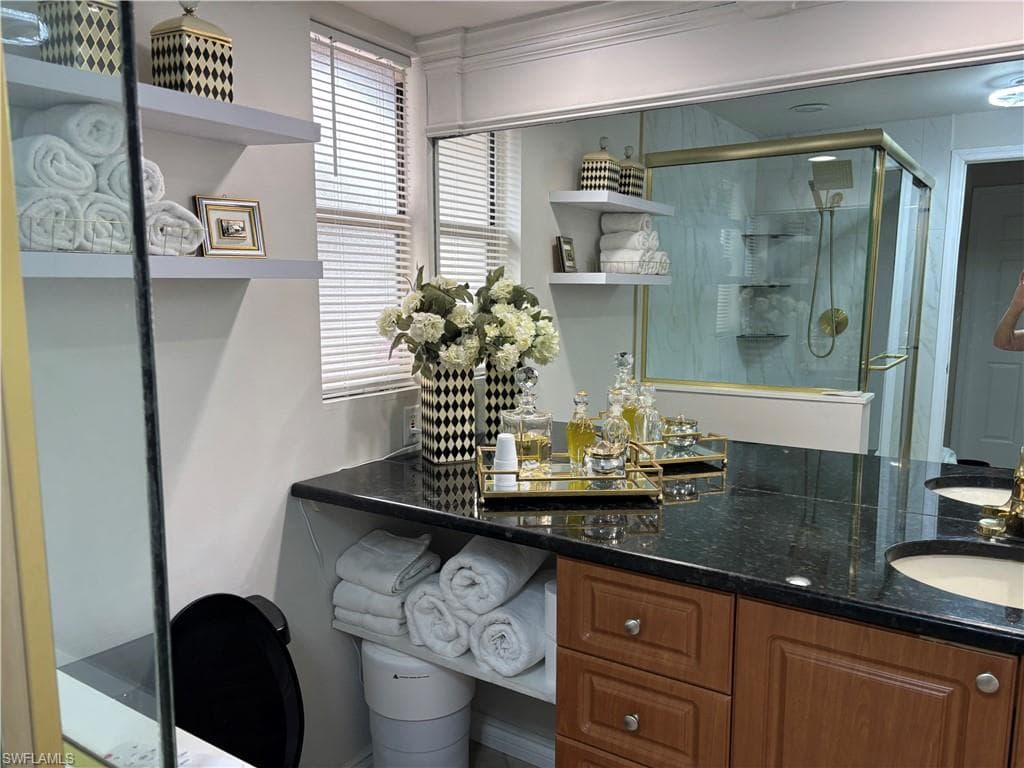 1156 Oakes BLVD-23
