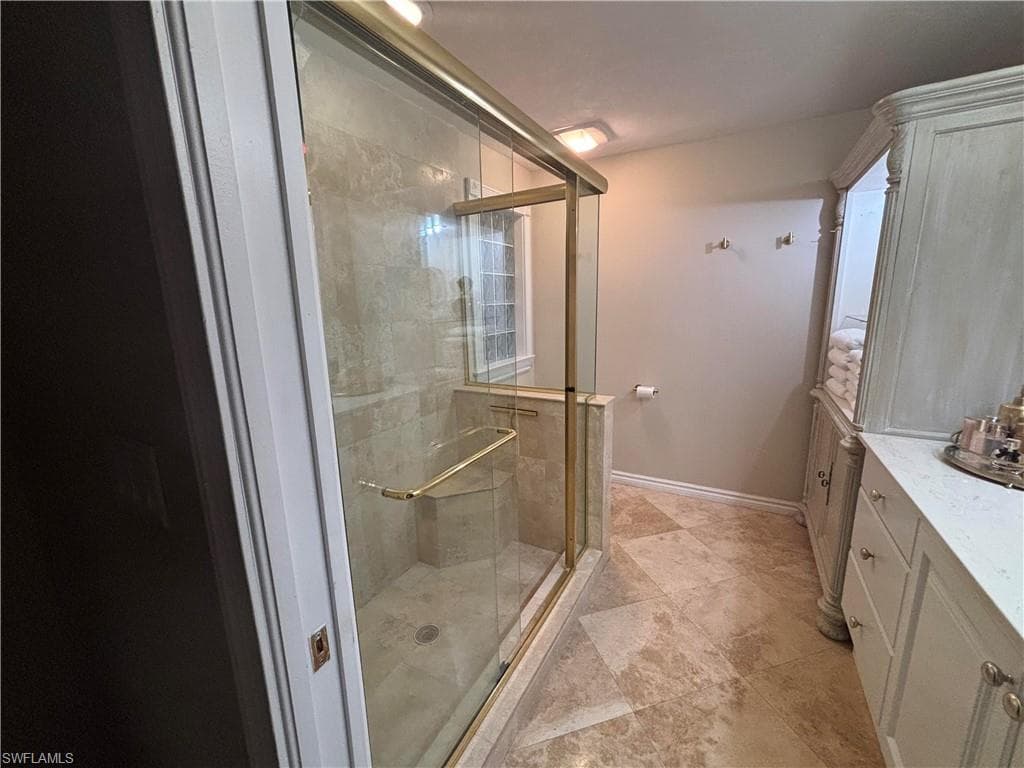 1156 Oakes BLVD-29