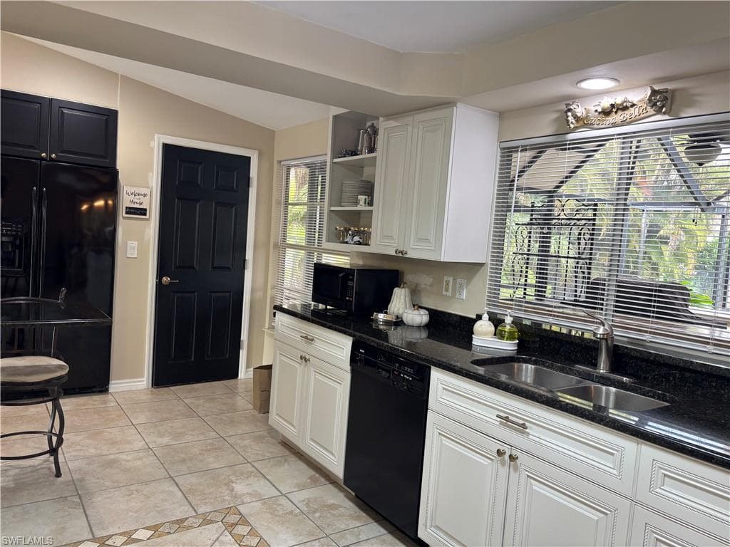 1156 Oakes BLVD-10