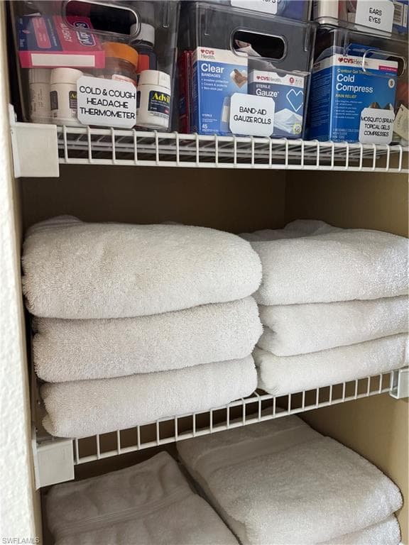1156 Oakes BLVD-32