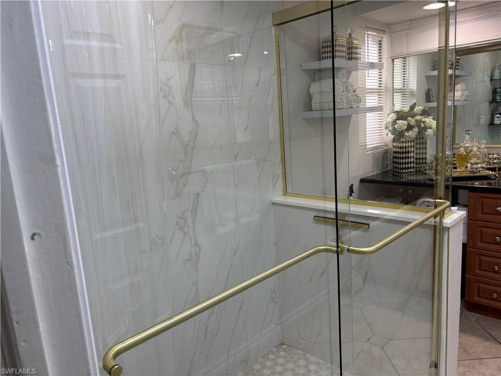 1156 Oakes BLVD-24