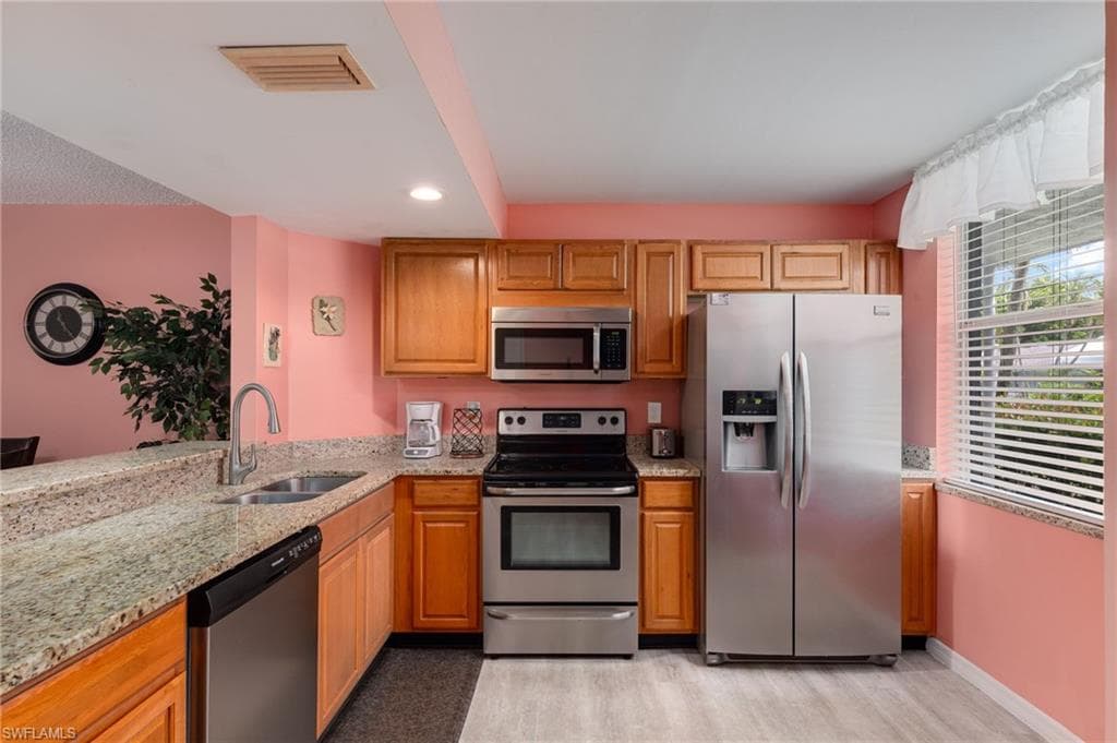 5959 Winkler RD 103-6