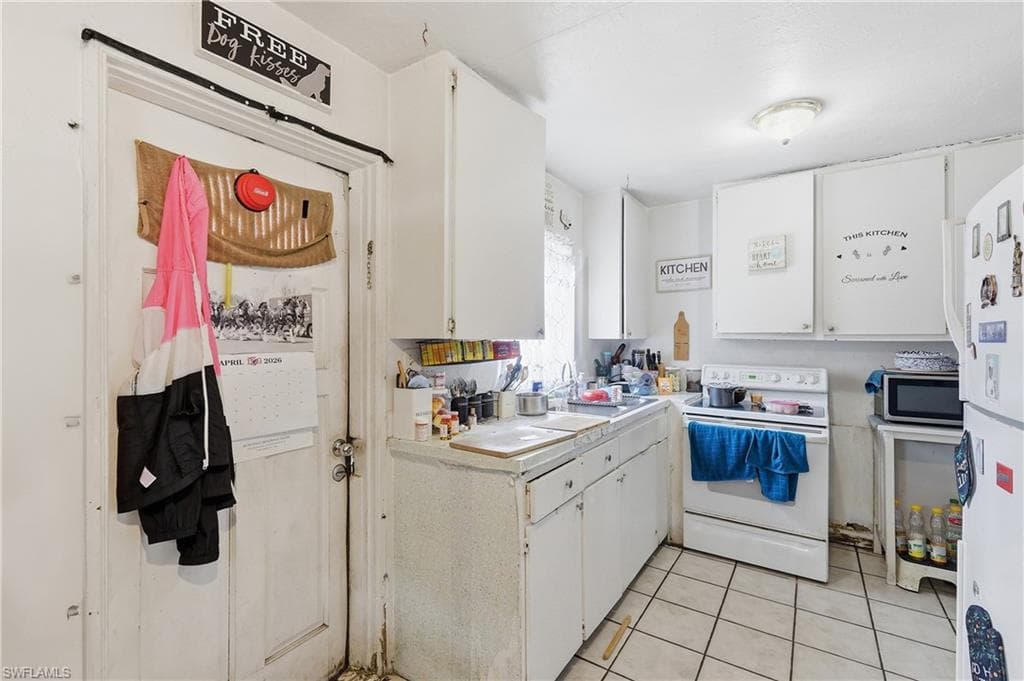 2355 Jeffcott ST-9