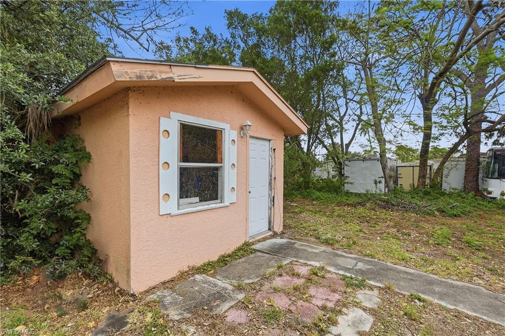 2355 Jeffcott ST-18