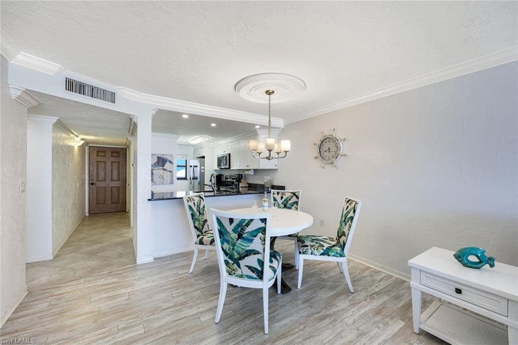 6400 Estero BLVD 402-11