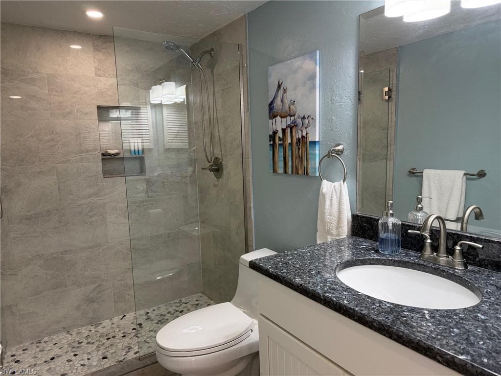 6400 Estero BLVD 402-19