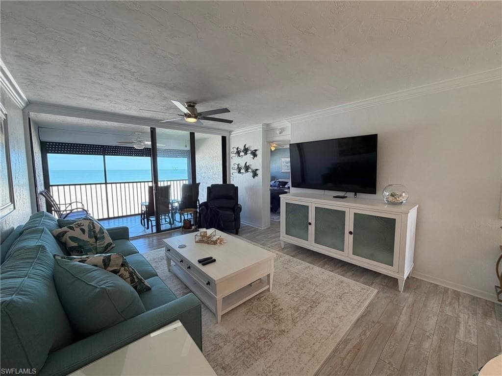 6400 Estero BLVD 402-6