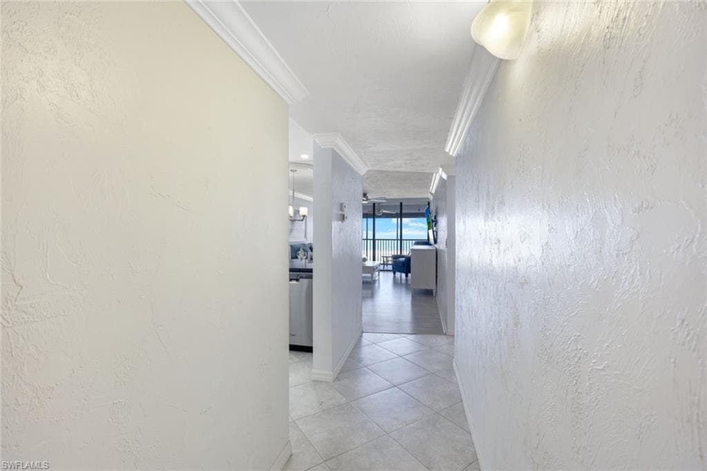 6400 Estero BLVD 402-2