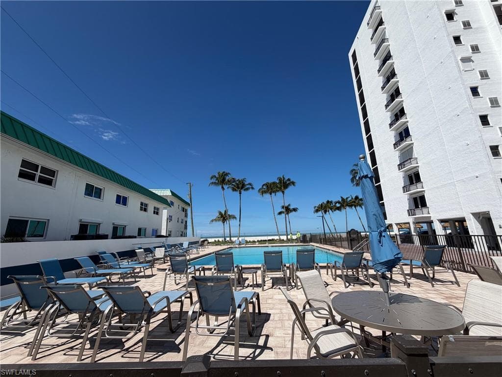 6400 Estero BLVD 402-25