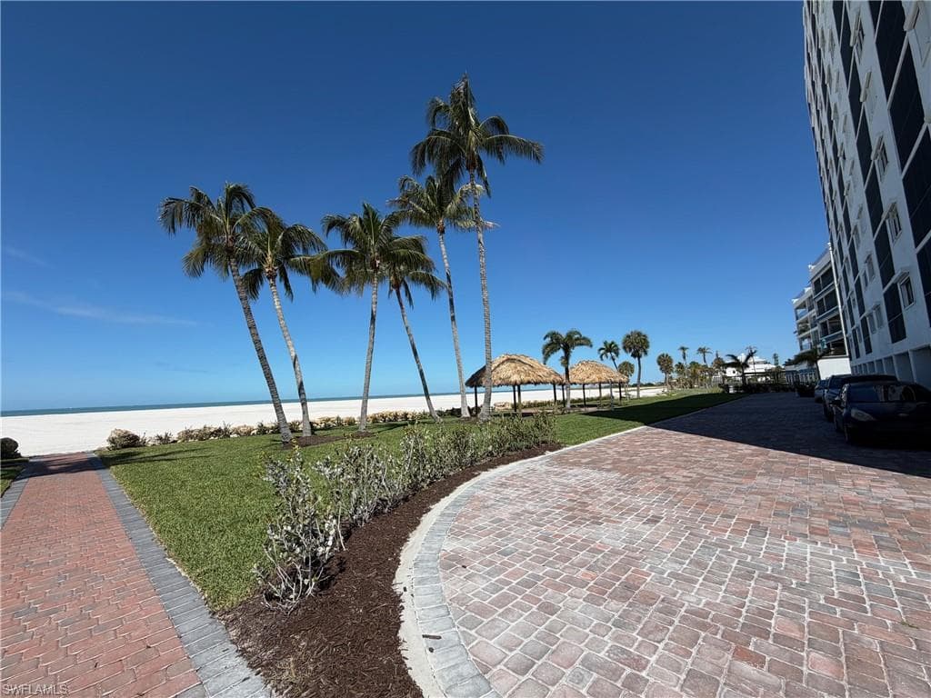 6400 Estero BLVD 402-26