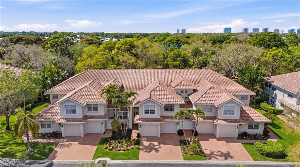3500 Ballybridge CIR 202-25