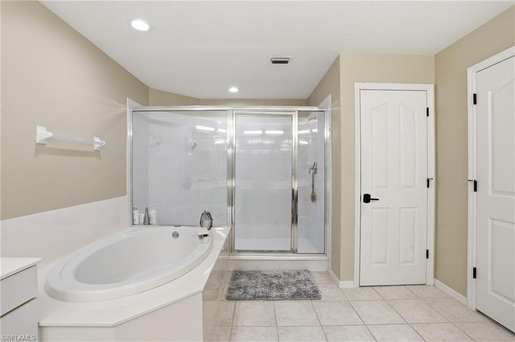3500 Ballybridge CIR 202-19