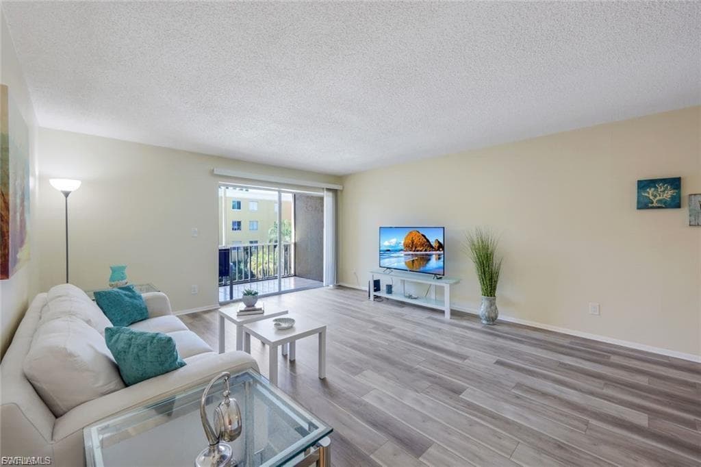 2366 E Mall DR 418-1