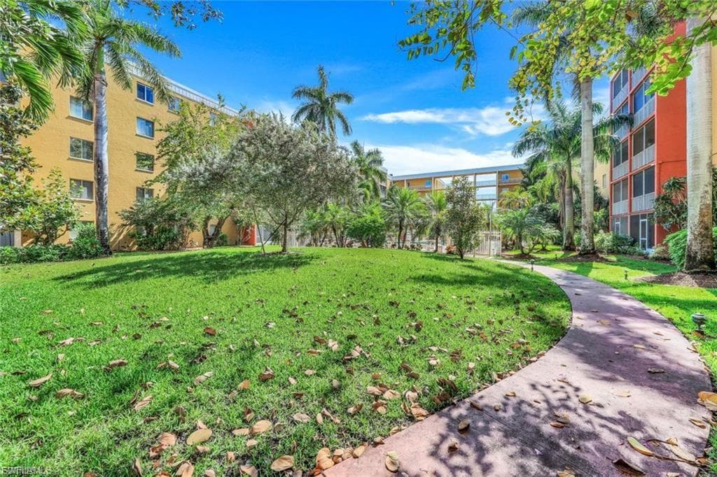 2366 E Mall DR 418-23