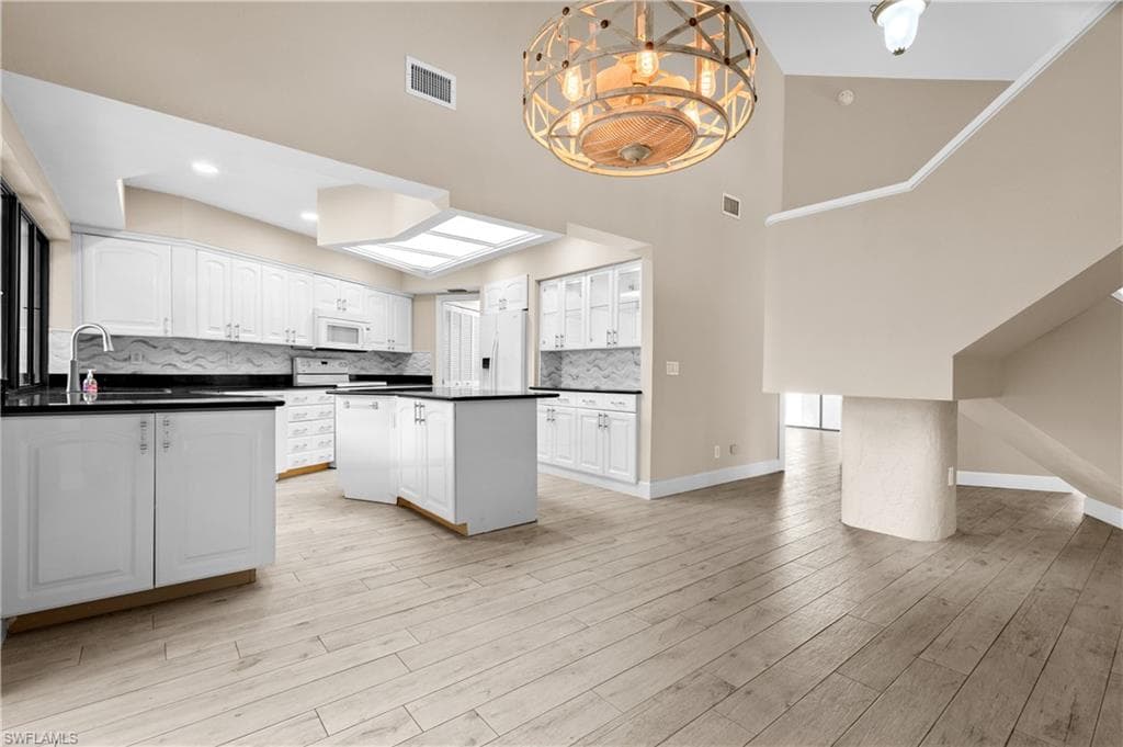12331 Oak Brook CT-13