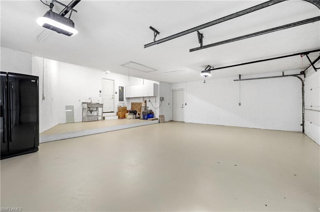 12331 Oak Brook CT-28