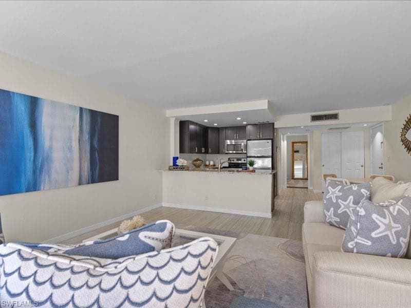 1084 Forest Lakes DR 7205-2
