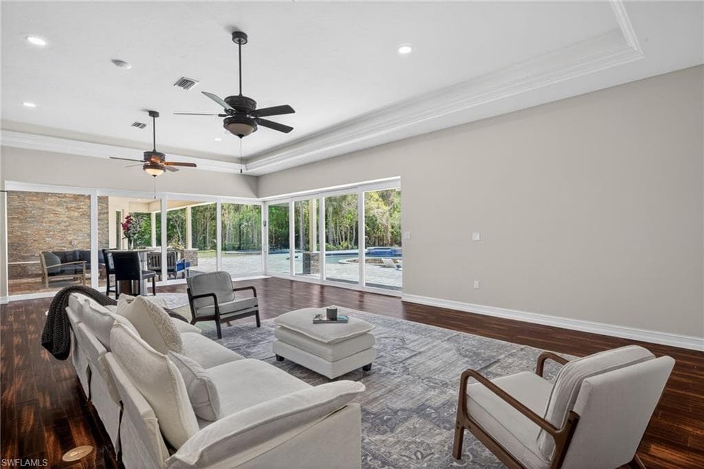 15860 Glendale LN-12