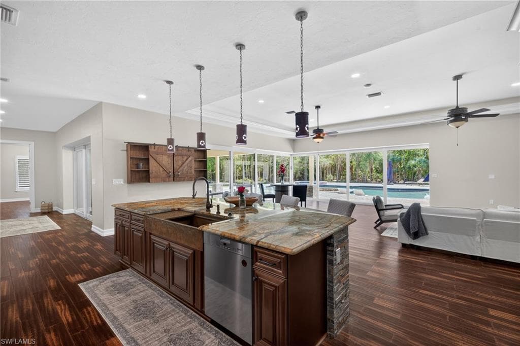 15860 Glendale LN-6
