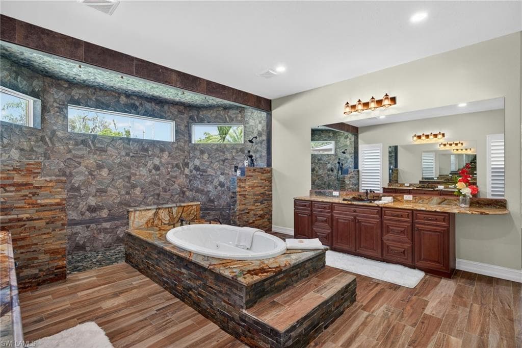 15860 Glendale LN-19