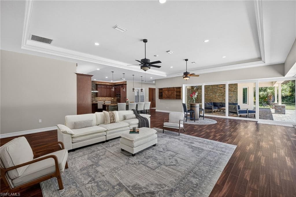 15860 Glendale LN-13