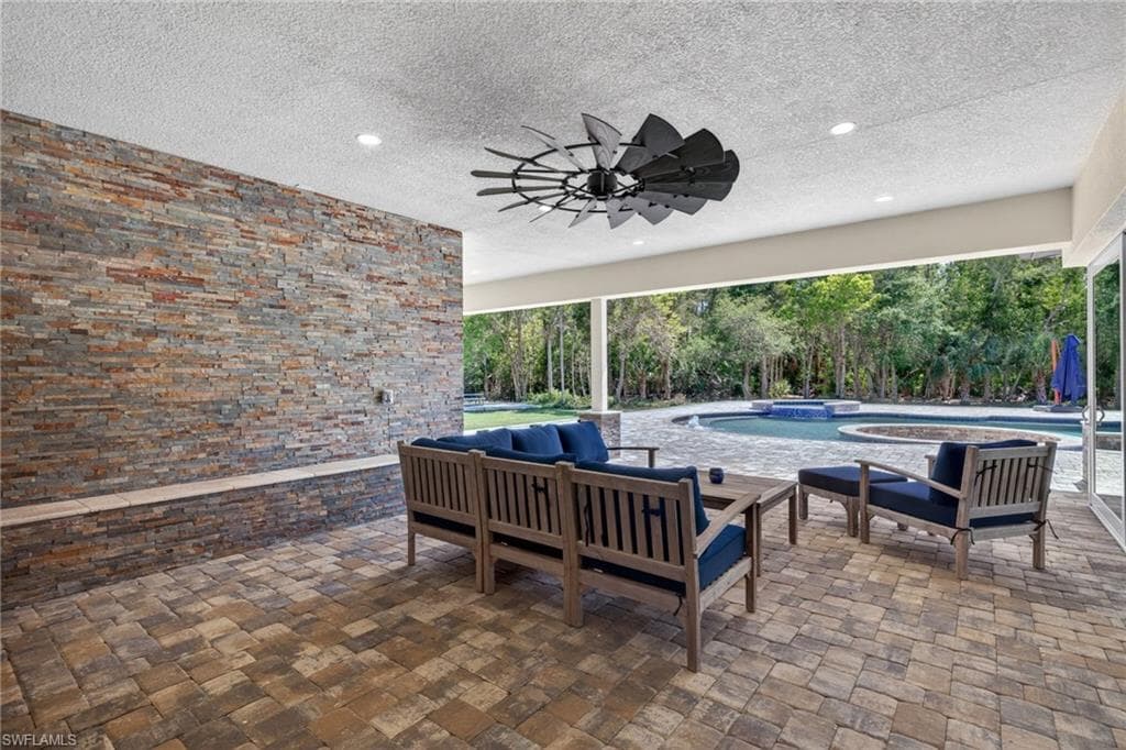 15860 Glendale LN-34