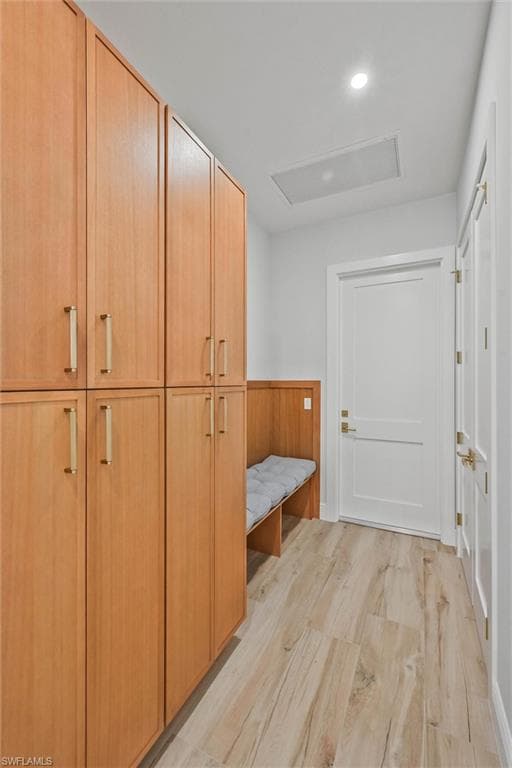 24265 Cock Robin LN-31