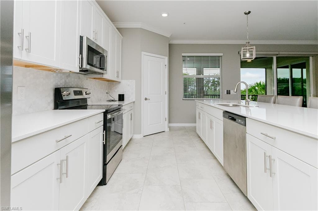 6011 Ellerston WAY 821-5