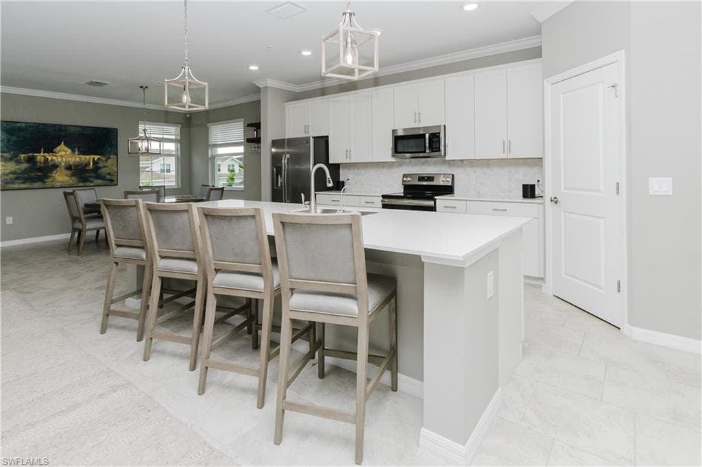 6011 Ellerston WAY 821-7