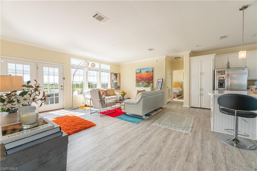 1084 E Anchor LN-6