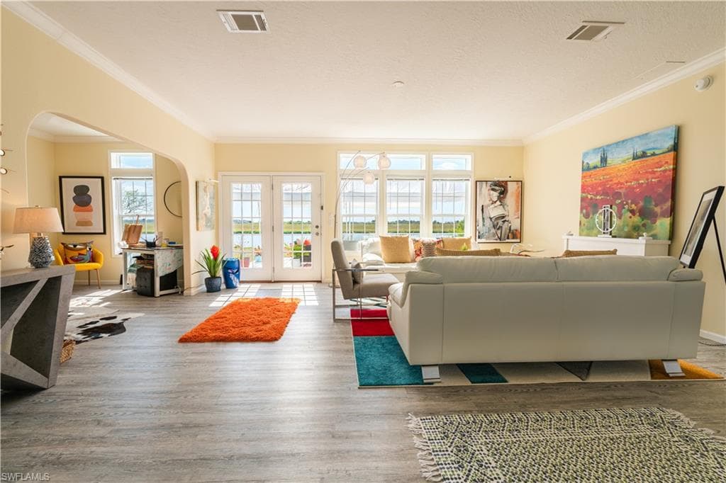 1084 E Anchor LN-7