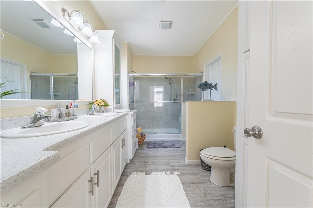 1084 E Anchor LN-9