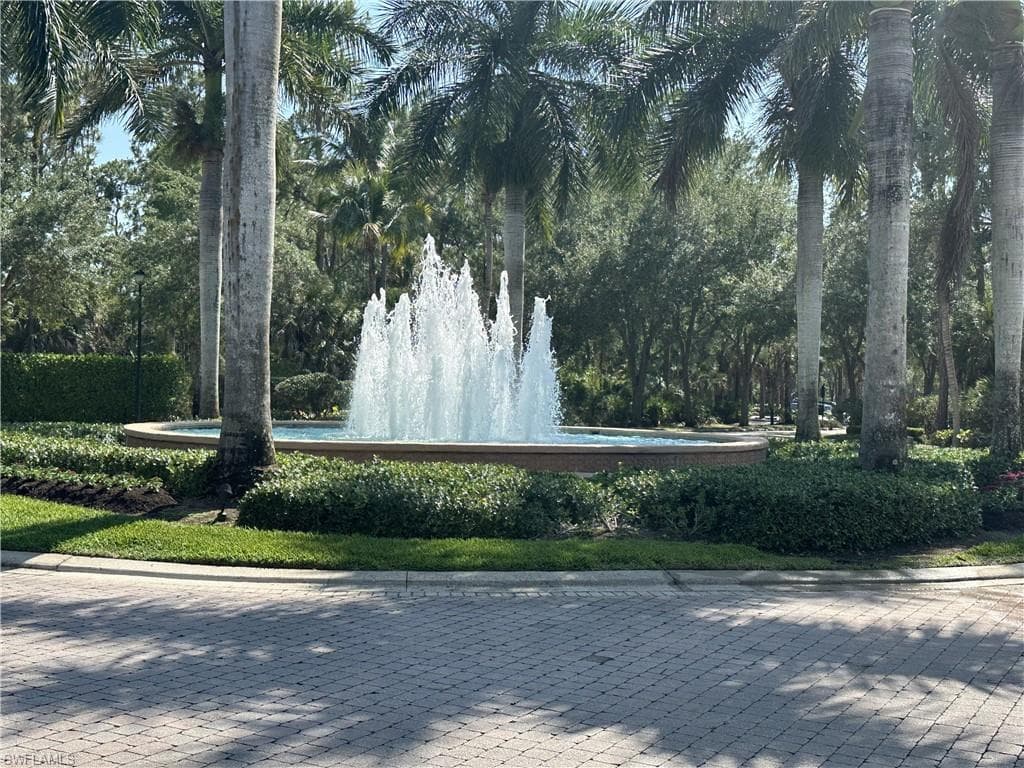 2004 Tarpon Bay DR N 101-25