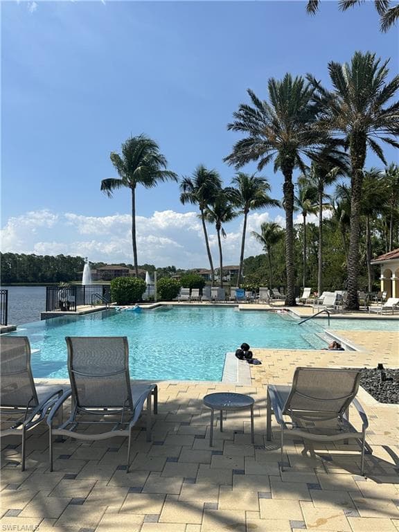 2004 Tarpon Bay DR N 101-4