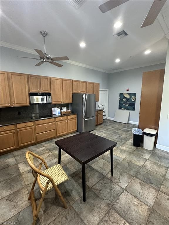 2004 Tarpon Bay DR N 101-8