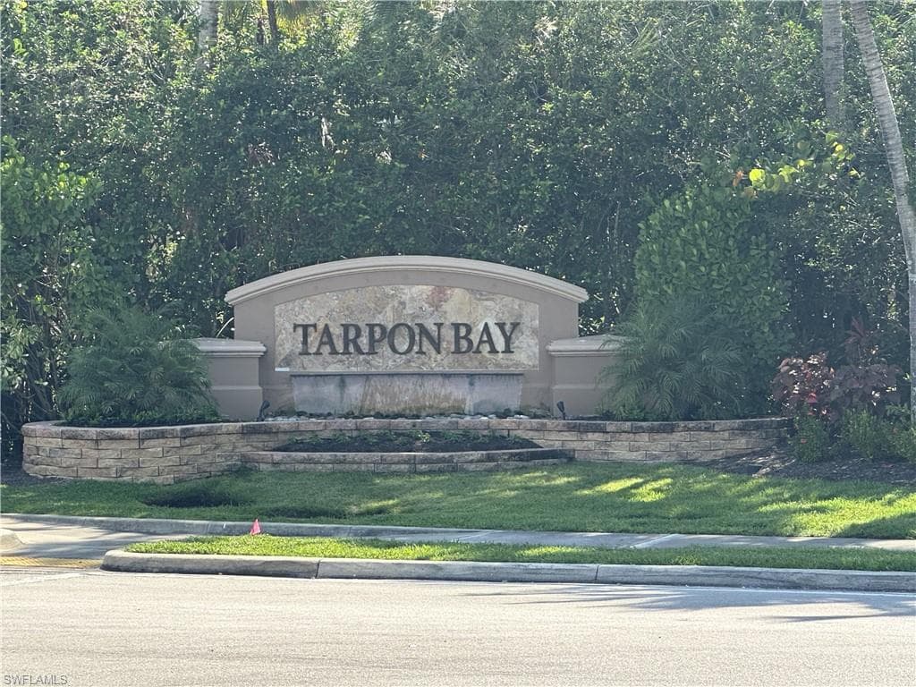 2004 Tarpon Bay DR N 101-29