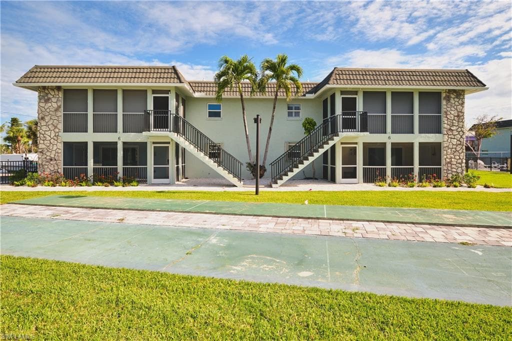 3045 Estero BLVD 6A-13