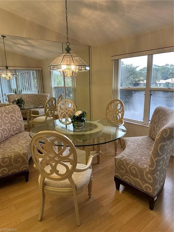 306 Emerald Bay CIR J5-4